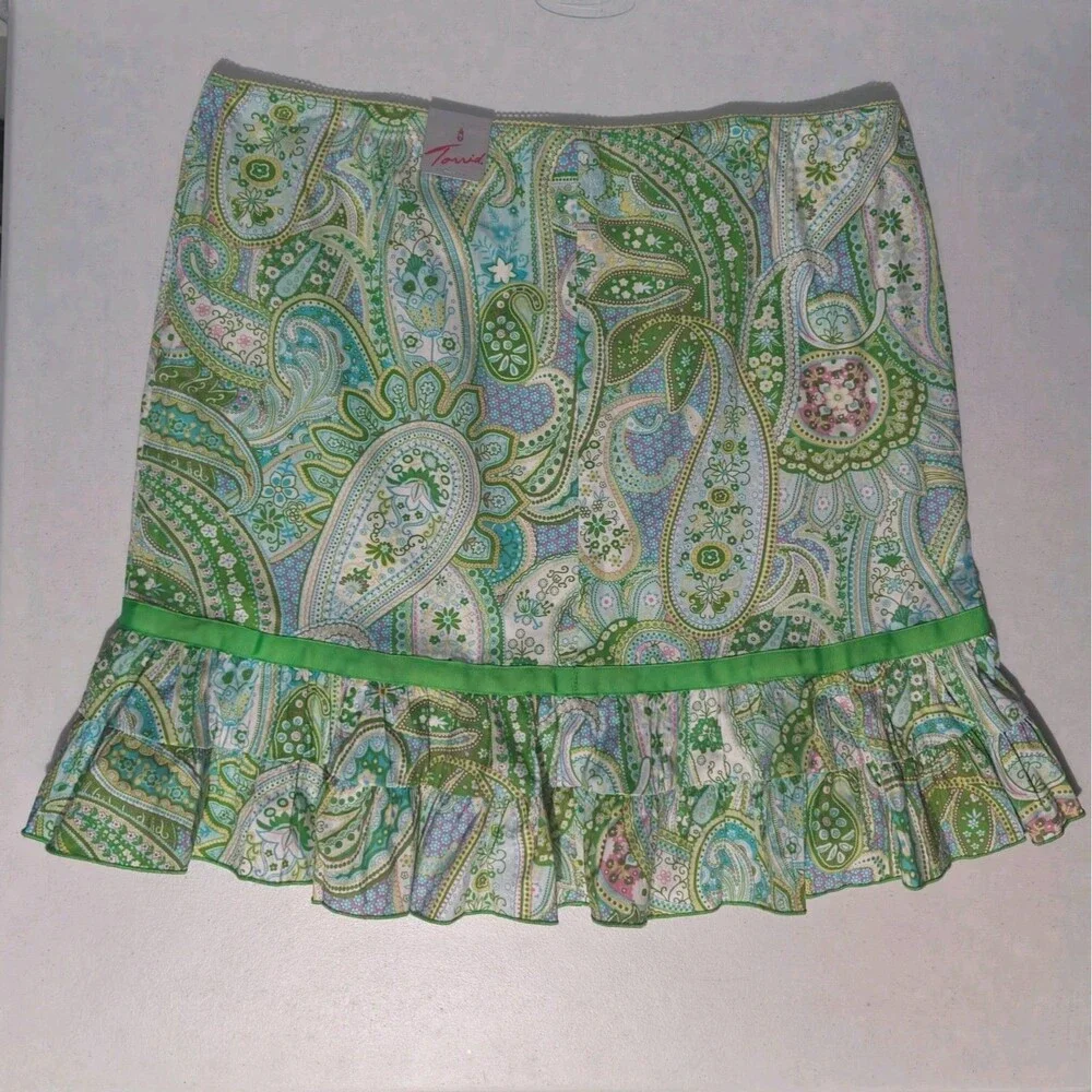 NWT Y2K Torrid Skirt Ruffle Paisley 24 Plus Elastic Green Blue Pink Trumpet New - Picture 3 of 6
